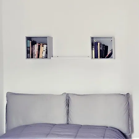 Confortevole Camera Con Bagno Privato - Bicocca Homestay Milan
