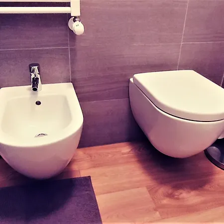 Homestay Confortevole Camera Con Bagno Privato - Bicocca Milan